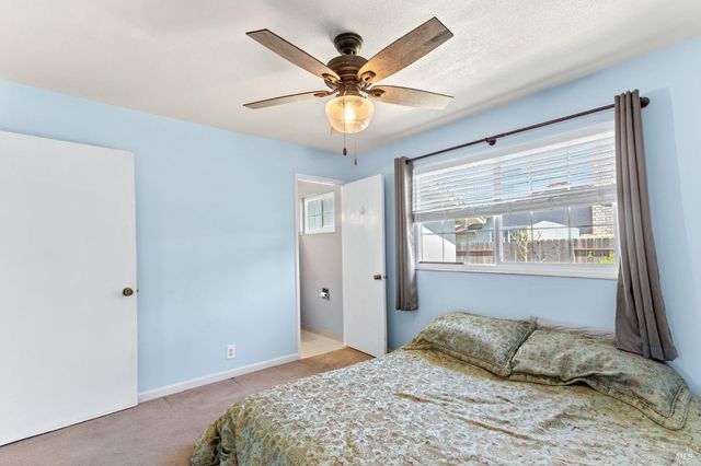 182 Fairview Dr, Vacaville, CA 95687