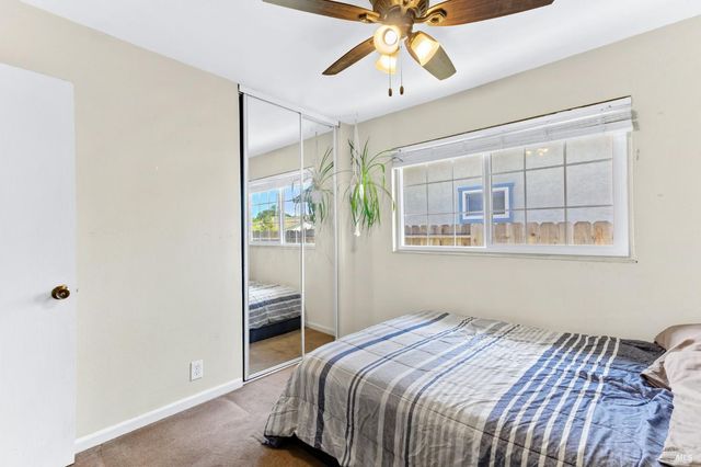 182 Fairview Dr, Vacaville, CA 95687