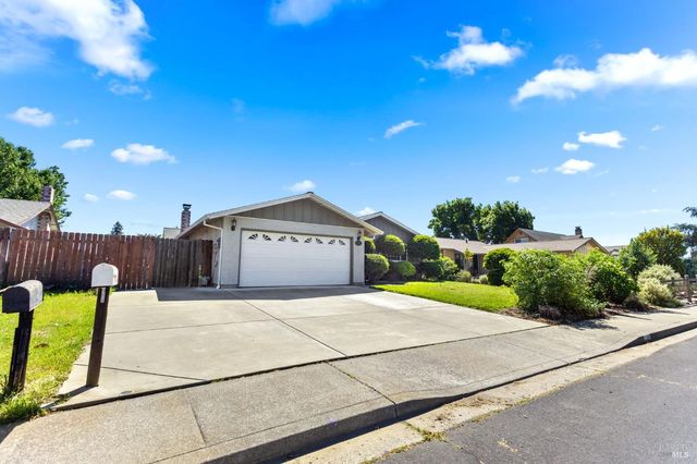 182 Fairview Dr, Vacaville, CA 95687
