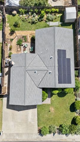 182 Fairview Dr, Vacaville, CA 95687