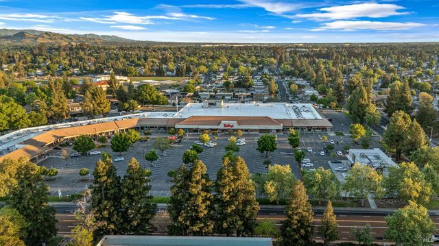 182 Fairview Dr, Vacaville, CA 95687