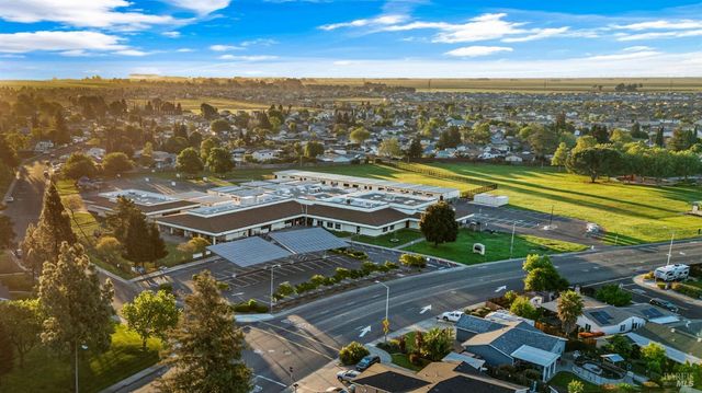 182 Fairview Dr, Vacaville, CA 95687