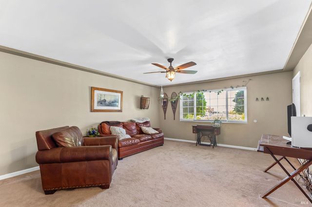 182 Fairview Dr, Vacaville, CA 95687