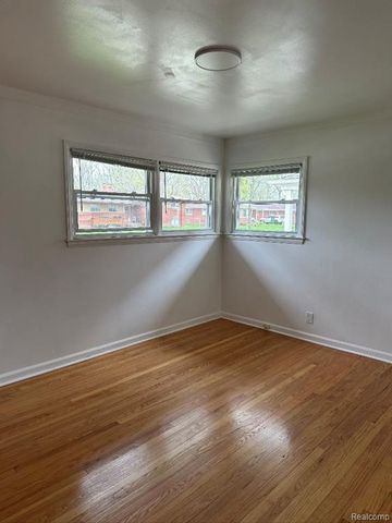 27201 Clairview Drive, Dearborn Heights, MI 48127