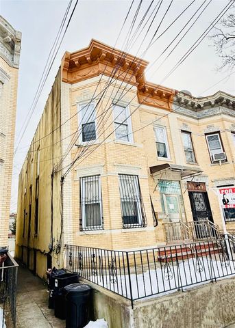 94-32 86th Road, Woodhaven, NY 11421