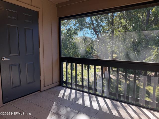 8880 OLD KINGS Road 6, Jacksonville, FL 32257