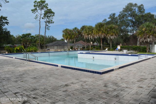 8880 OLD KINGS Road 6, Jacksonville, FL 32257