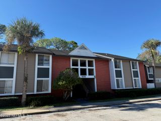 8880 OLD KINGS Road 6, Jacksonville, FL 32257