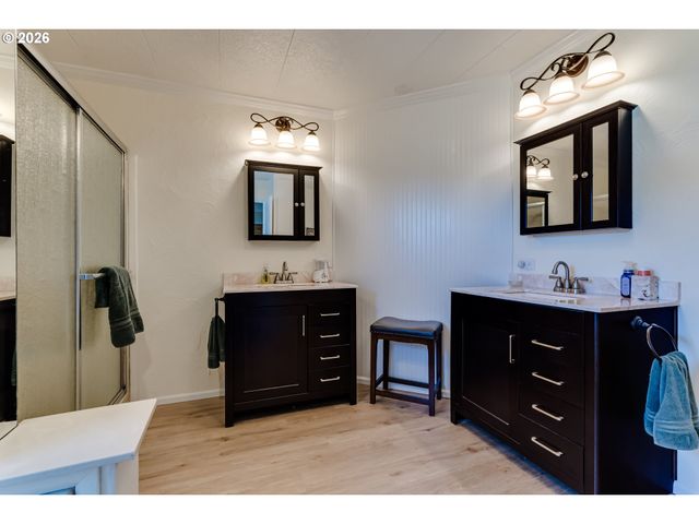 34681 DEVONSHIRE Dr, Eugene, OR 97405