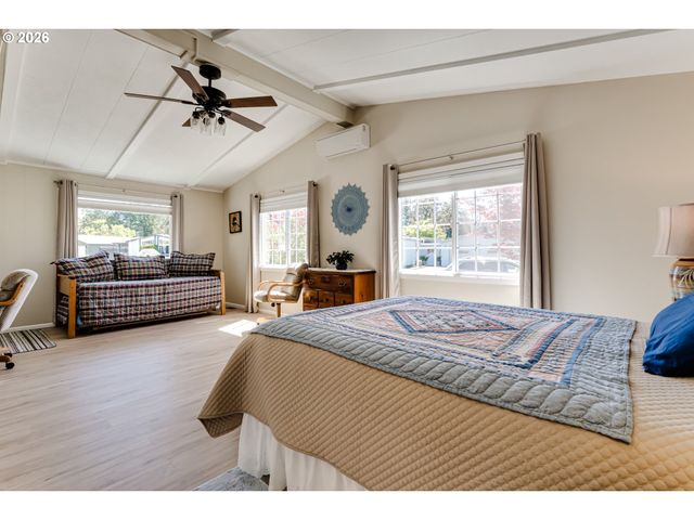 34681 DEVONSHIRE Dr, Eugene, OR 97405