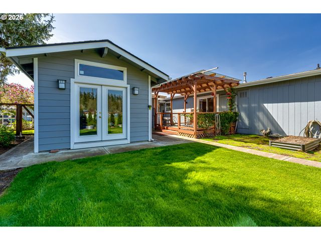 34681 DEVONSHIRE Dr, Eugene, OR 97405