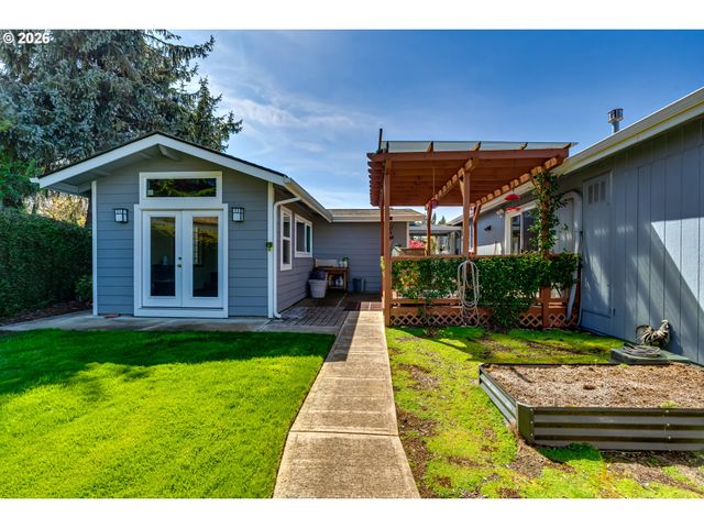 34681 DEVONSHIRE Dr, Eugene, OR 97405