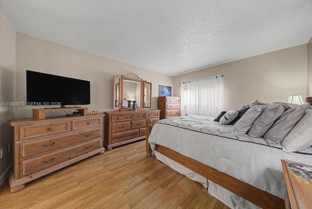 1600 SW 127th Way 102C, Pembroke Pines, FL 33027