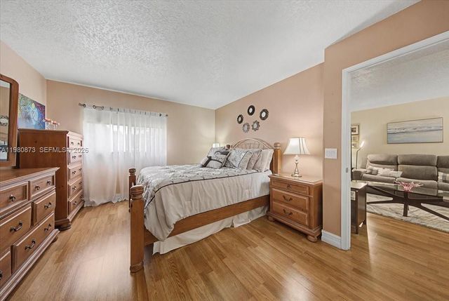 1600 SW 127th Way 102C, Pembroke Pines, FL 33027