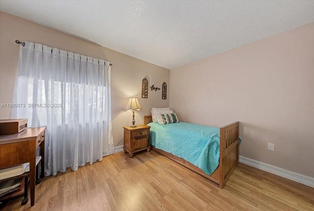 1600 SW 127th Way 102C, Pembroke Pines, FL 33027