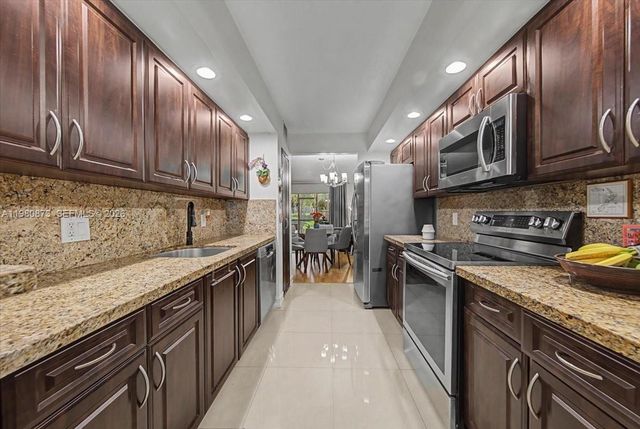 1600 SW 127th Way 102C, Pembroke Pines, FL 33027