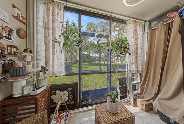 1600 SW 127th Way 102C, Pembroke Pines, FL 33027