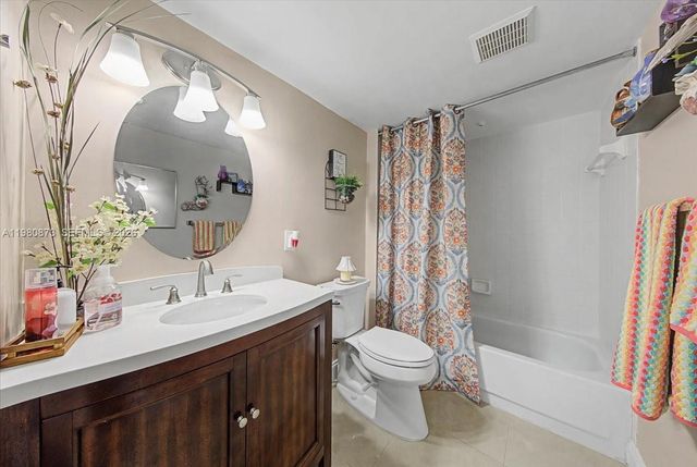 1600 SW 127th Way 102C, Pembroke Pines, FL 33027