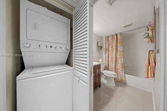 1600 SW 127th Way 102C, Pembroke Pines, FL 33027