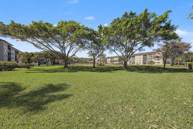 1600 SW 127th Way 102C, Pembroke Pines, FL 33027