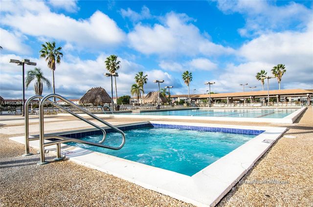 1600 SW 127th Way 102C, Pembroke Pines, FL 33027