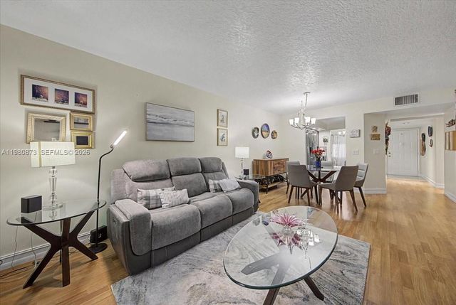 1600 SW 127th Way 102C, Pembroke Pines, FL 33027