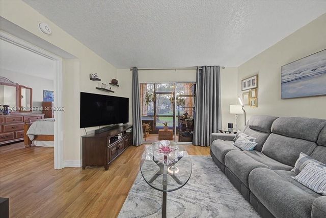 1600 SW 127th Way 102C, Pembroke Pines, FL 33027