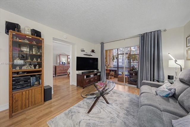 1600 SW 127th Way 102C, Pembroke Pines, FL 33027