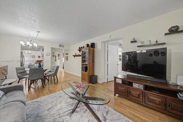 1600 SW 127th Way 102C, Pembroke Pines, FL 33027