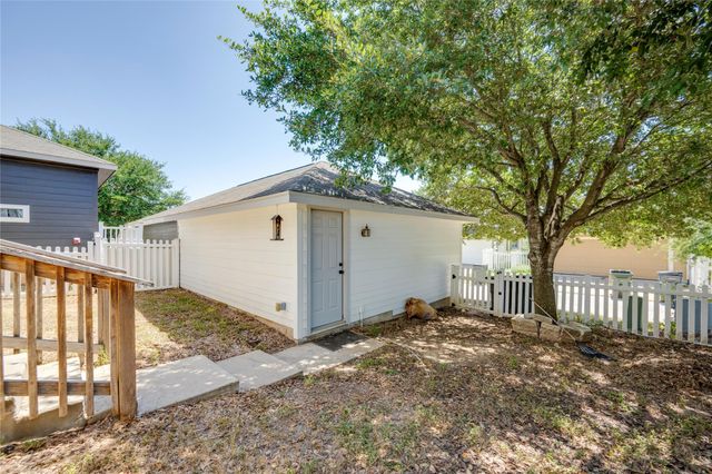 483 McGarity, Kyle, TX 78640