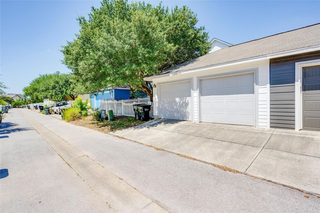 483 McGarity, Kyle, TX 78640