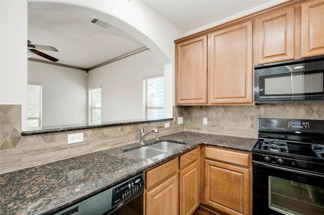 483 McGarity, Kyle, TX 78640