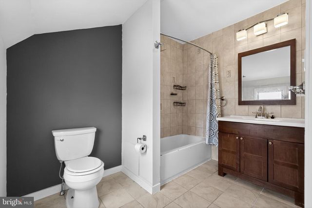 300 CARSON ST, Philadelphia, PA 19128