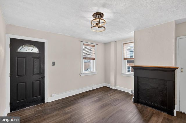 300 CARSON ST, Philadelphia, PA 19128