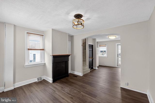 300 CARSON ST, Philadelphia, PA 19128