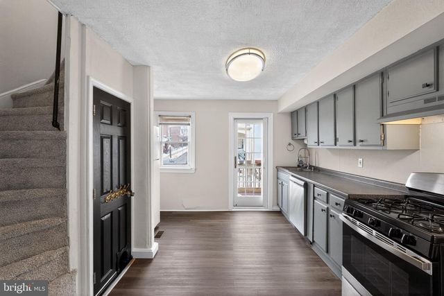 300 CARSON ST, Philadelphia, PA 19128