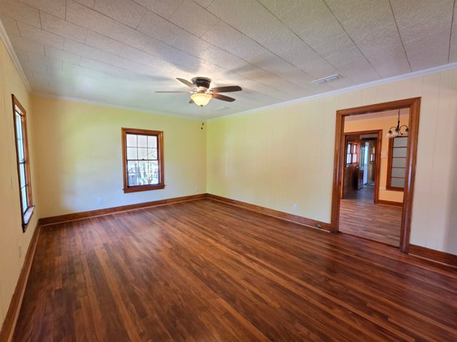 404 Rogers Ave, Henderson, TX 75652