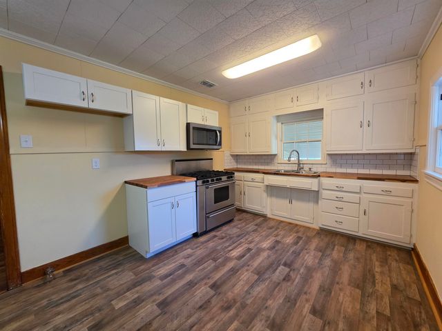 404 Rogers Ave, Henderson, TX 75652