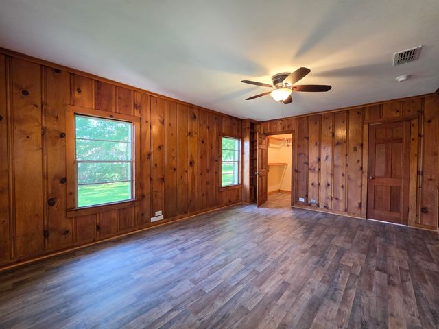 404 Rogers Ave, Henderson, TX 75652