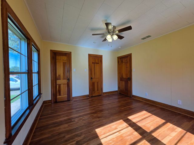 404 Rogers Ave, Henderson, TX 75652