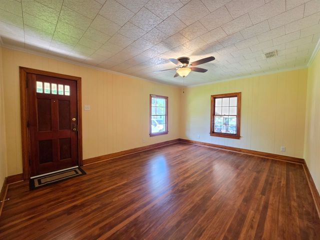 404 Rogers Ave, Henderson, TX 75652