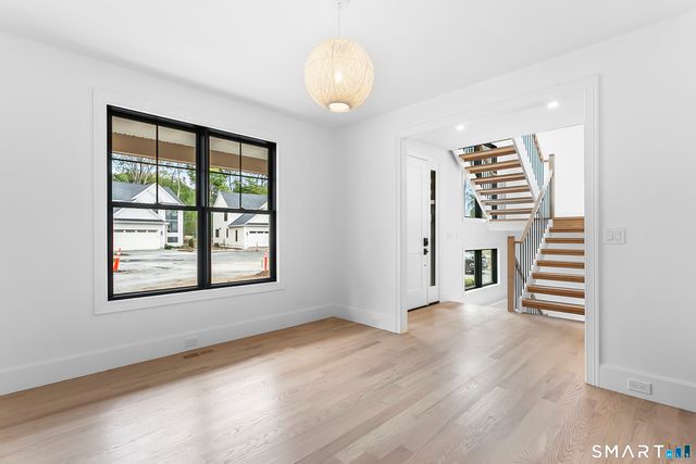 35 Oronoque Hills Road, Stratford, CT 06614