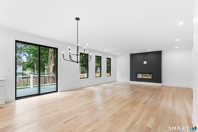 35 Oronoque Hills Road, Stratford, CT 06614