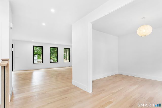 35 Oronoque Hills Road, Stratford, CT 06614