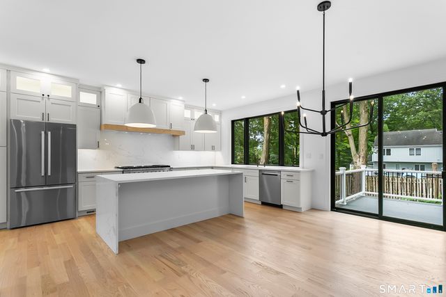 35 Oronoque Hills Road, Stratford, CT 06614