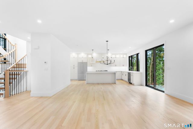 35 Oronoque Hills Road, Stratford, CT 06614