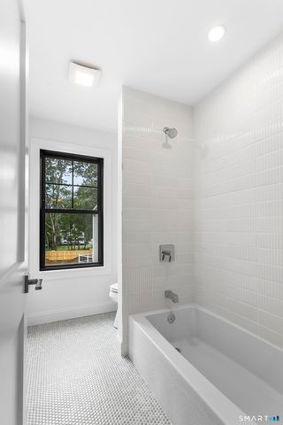 35 Oronoque Hills Road, Stratford, CT 06614