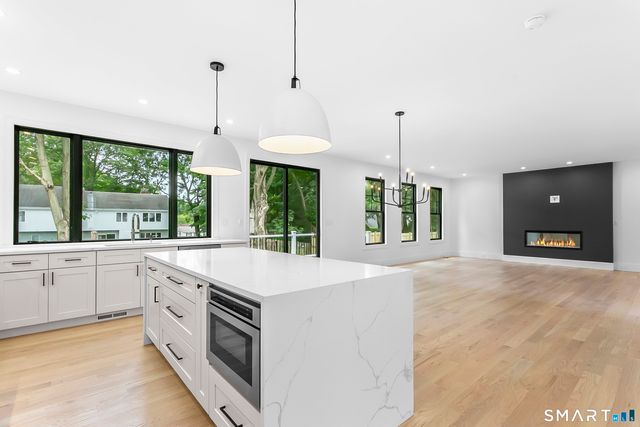 35 Oronoque Hills Road, Stratford, CT 06614