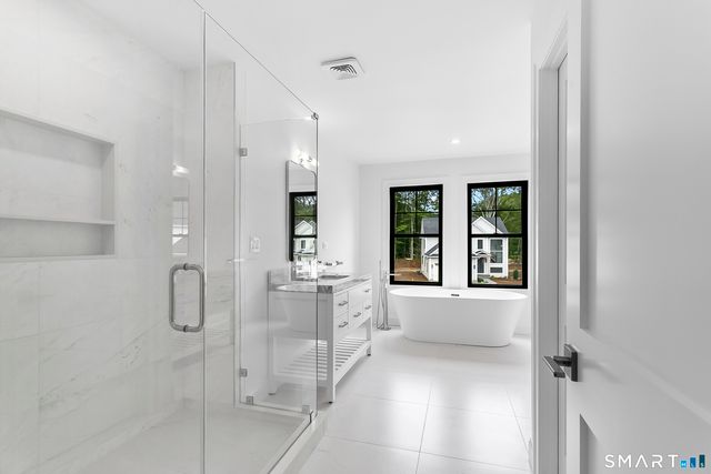 35 Oronoque Hills Road, Stratford, CT 06614