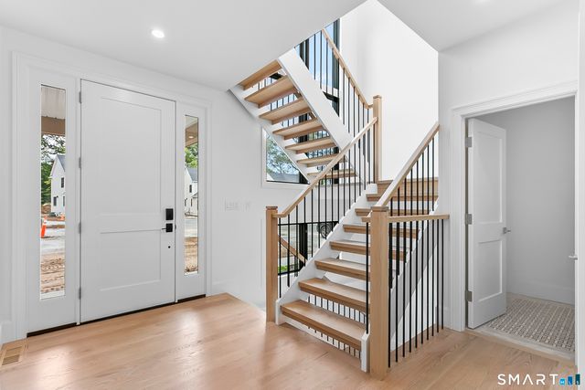 35 Oronoque Hills Road, Stratford, CT 06614